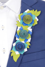 Load image into Gallery viewer, Lapel Pin- Triple Flower