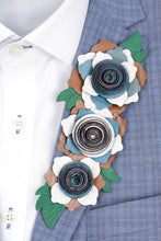 Load image into Gallery viewer, Lapel Pin- Triple Flower