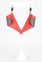 Load image into Gallery viewer, Fiona&#39;s Fold Earrings