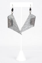 Load image into Gallery viewer, Fiona&#39;s Fold Earrings