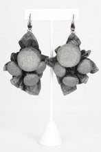 Load image into Gallery viewer, Four Carat Earrings