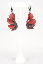 Load image into Gallery viewer, Lily's Flower Earrings