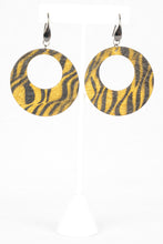 Load image into Gallery viewer, Patricia's Pattern Earrings
