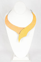 Load image into Gallery viewer, Wendy's Point Necklace