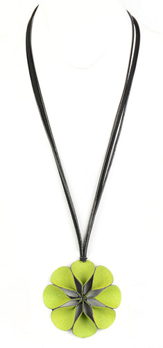 Lily's Flower Pendent Necklace