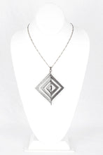 Load image into Gallery viewer, Bella&#39;s Stella Necklace