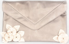 Load image into Gallery viewer, Modern Flower Clutch